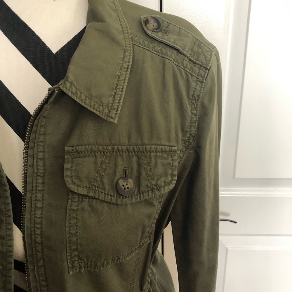 Green Jacket - Picture 3 of 7